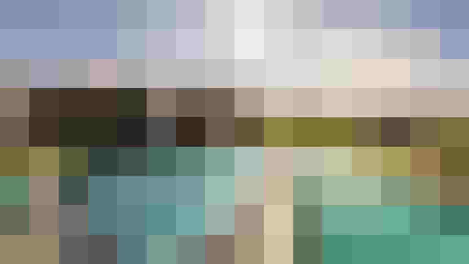 Außenpool und Schwimmteich eines Wellnesshotels mit Bergpanorama in Oberösterreich